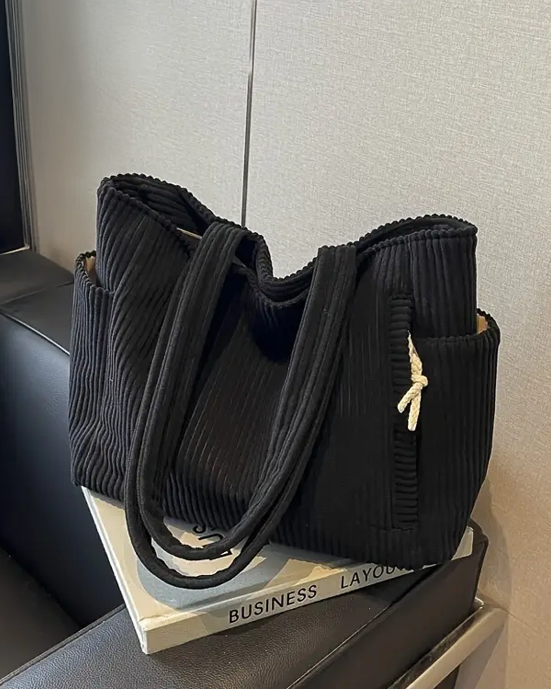 Tilda – Bolsa de mano acanalada con detalle de cordón