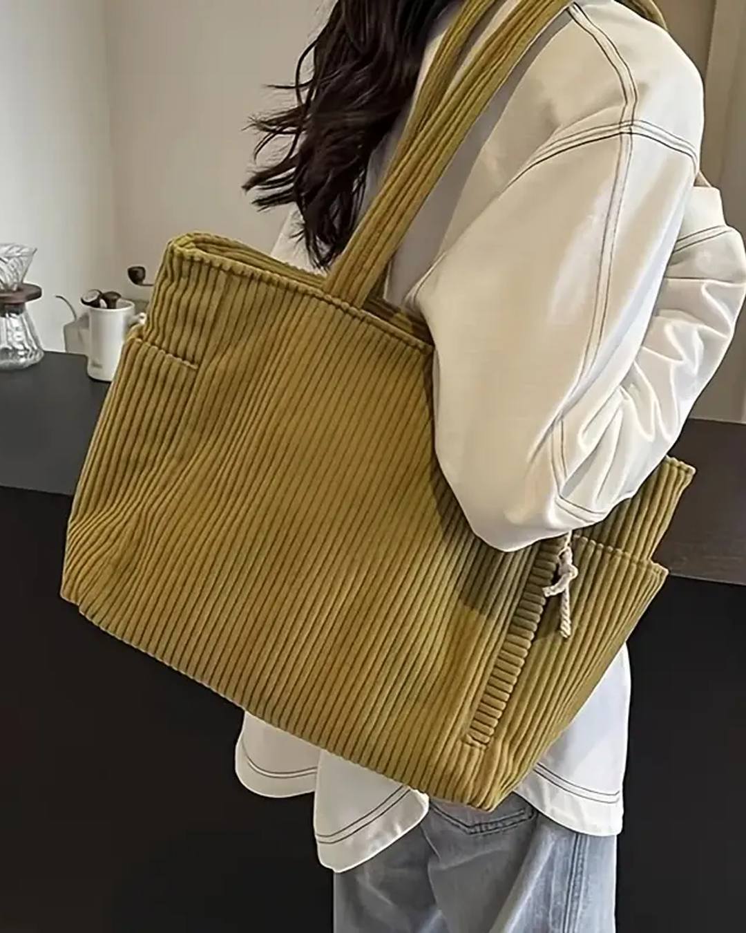 Tilda – Bolsa de mano acanalada con detalle de cordón