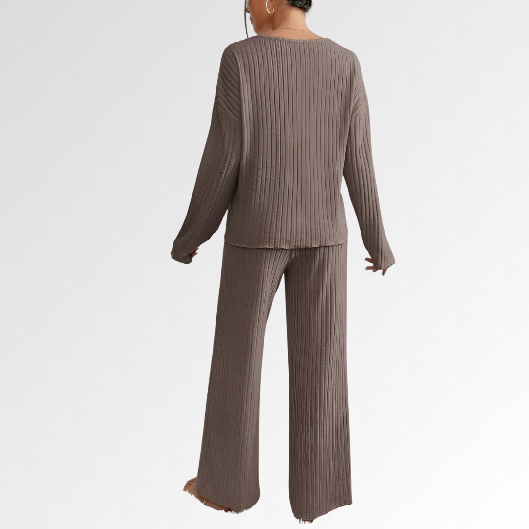 Elene – El conjunto de punto relajado