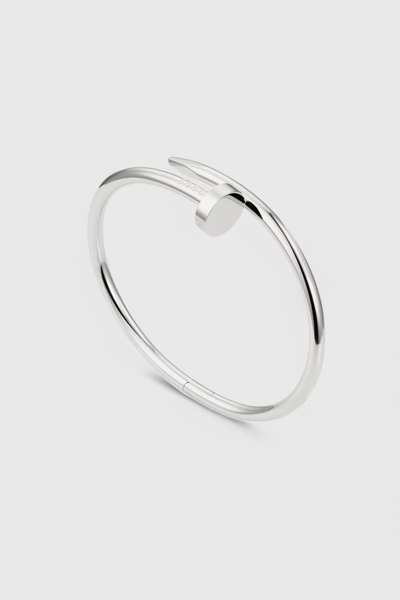 Kiara - Pulsera Minimalista Inspirada en Clavos de Plata Esterlina