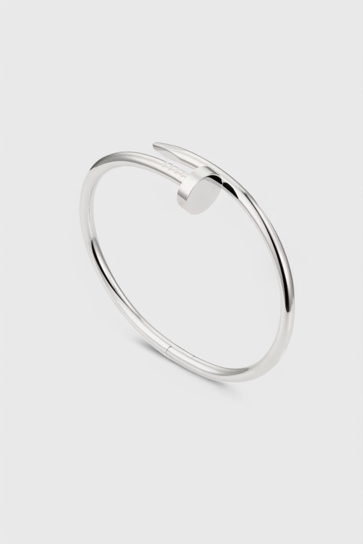 Kiara - Pulsera Minimalista Inspirada en Clavos de Plata Esterlina