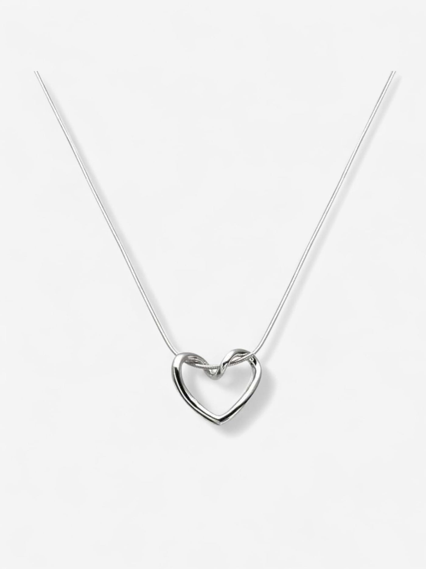 EVELYN | COLLAR DE CORAZÓN DELICADO