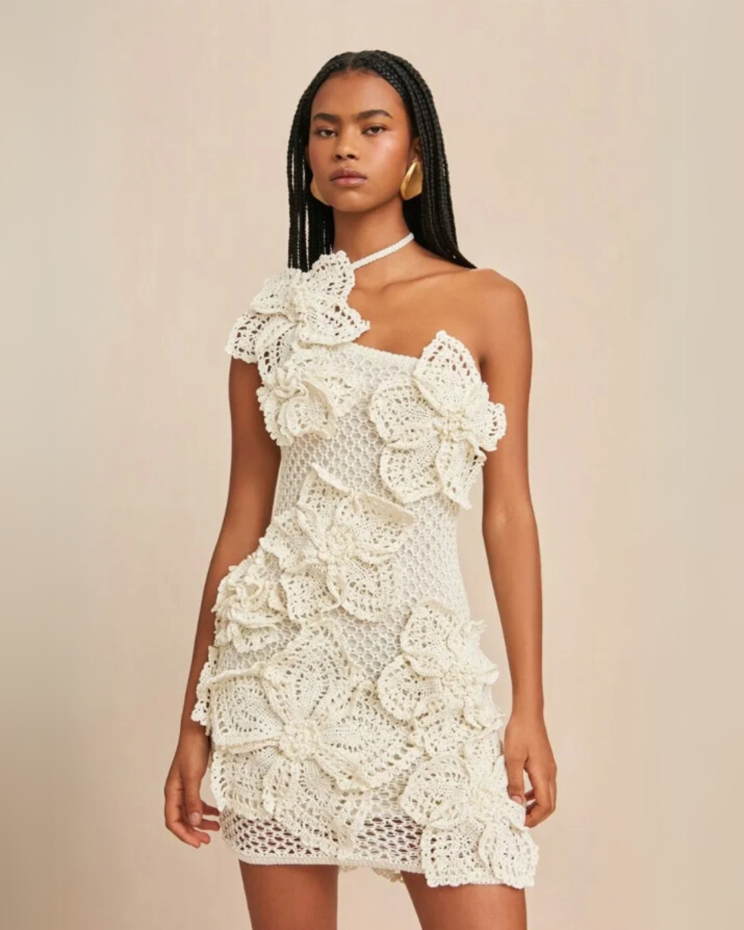 Claribel | Vestido Mini Asimétrico de Pétalos en Crochet