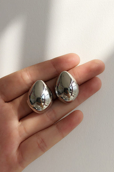 Ángela - Pendientes Metálicos en Forma de Gota